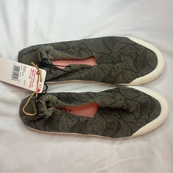 Roxy Green and White Quilted Flats - Picture 1 of 5